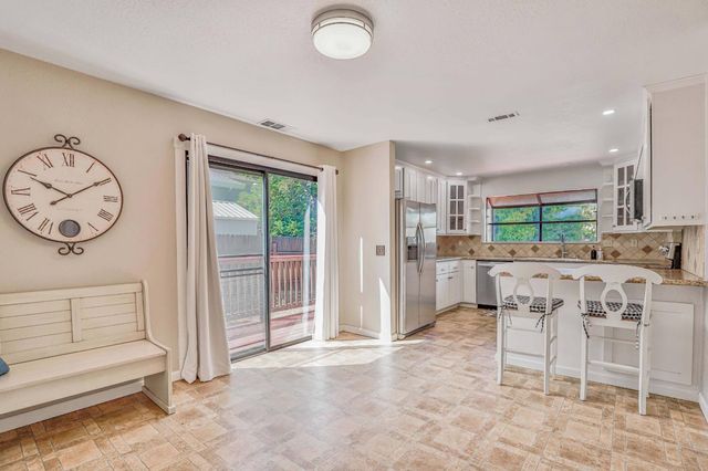 2320 Knollwood Dr, Cameron Park, CA 95682