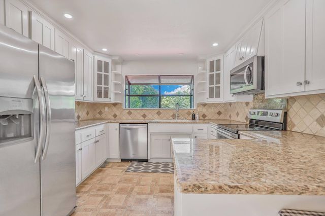 2320 Knollwood Dr, Cameron Park, CA 95682