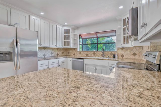 2320 Knollwood Dr, Cameron Park, CA 95682