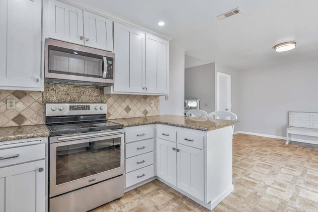 2320 Knollwood Dr, Cameron Park, CA 95682