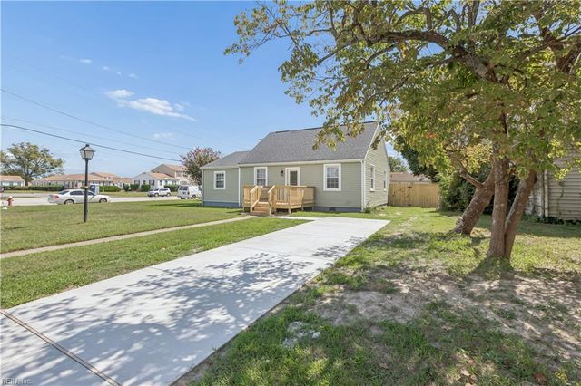 988 15th ST, Newport News, VA 23607