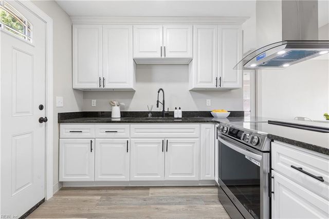 988 15th ST, Newport News, VA 23607