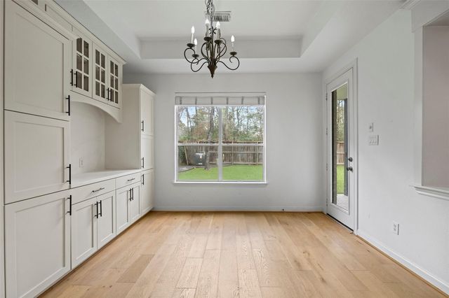 98 E Beckonvale Circle, The Woodlands, TX 77382