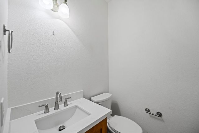 98 E Beckonvale Circle, The Woodlands, TX 77382