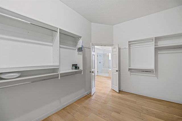 98 E Beckonvale Circle, The Woodlands, TX 77382