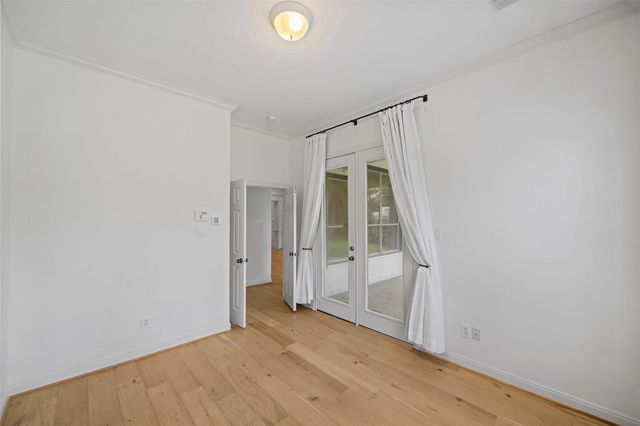 98 E Beckonvale Circle, The Woodlands, TX 77382