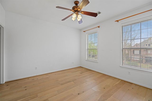 98 E Beckonvale Circle, The Woodlands, TX 77382