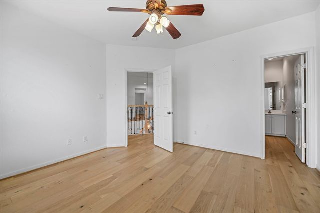 98 E Beckonvale Circle, The Woodlands, TX 77382