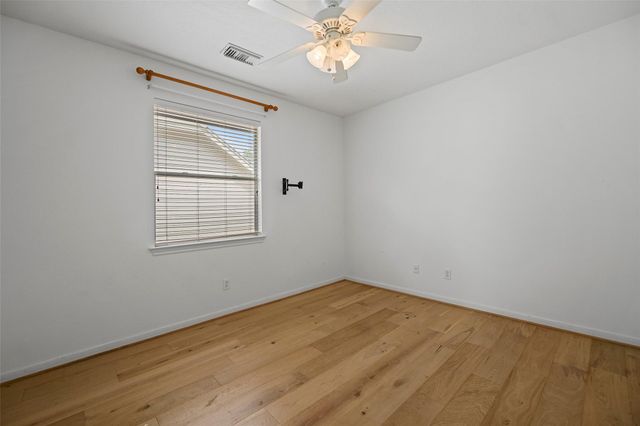 98 E Beckonvale Circle, The Woodlands, TX 77382