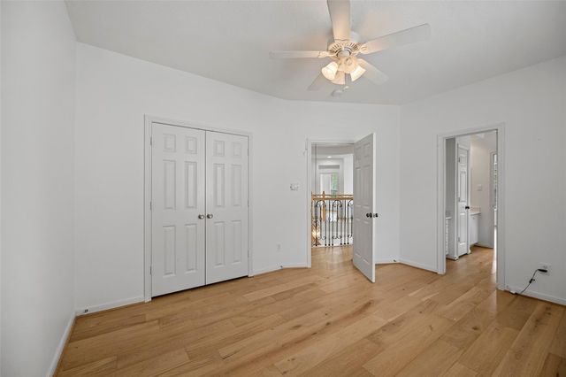 98 E Beckonvale Circle, The Woodlands, TX 77382