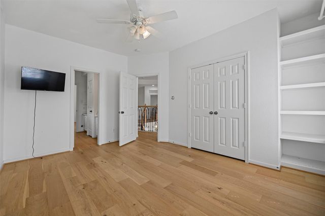 98 E Beckonvale Circle, The Woodlands, TX 77382