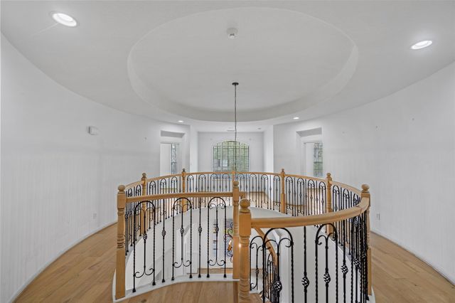 98 E Beckonvale Circle, The Woodlands, TX 77382