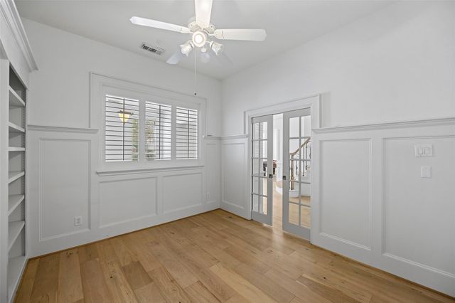 98 E Beckonvale Circle, The Woodlands, TX 77382