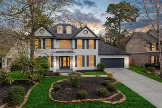 98 E Beckonvale Circle, The Woodlands, TX 77382