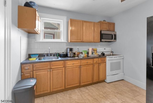 635 Madison Ave, Paterson City, NJ 07514