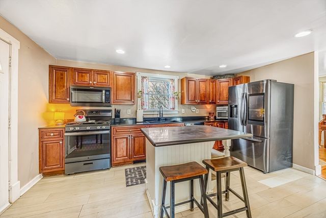 46 Worthington Rd, Huntington, MA 01050