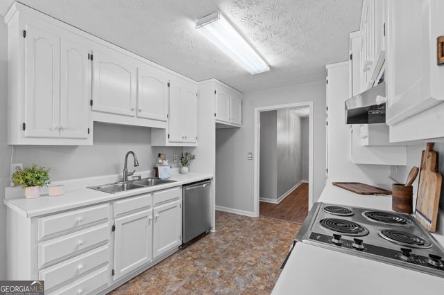 1487 Queen Anns Lane, Macon, GA 31220