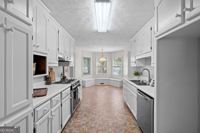 1487 Queen Anns Lane, Macon, GA 31220