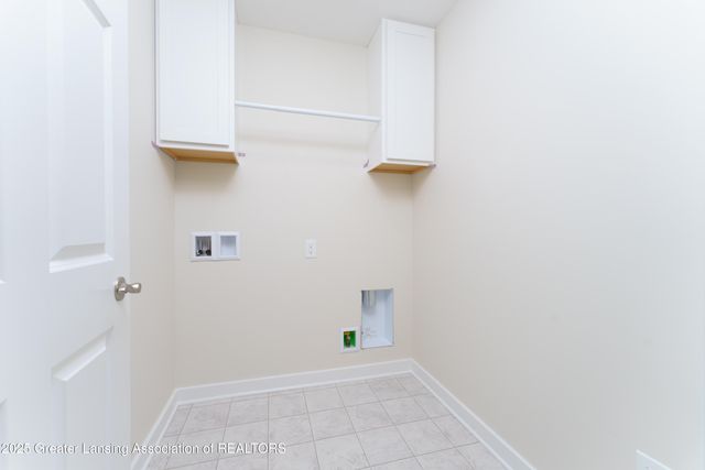 15317 Sherwood Lane, Lansing, MI 48906