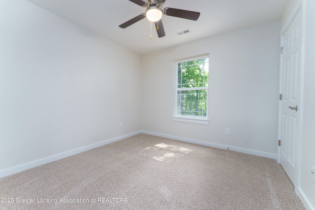 15317 Sherwood Lane, Lansing, MI 48906