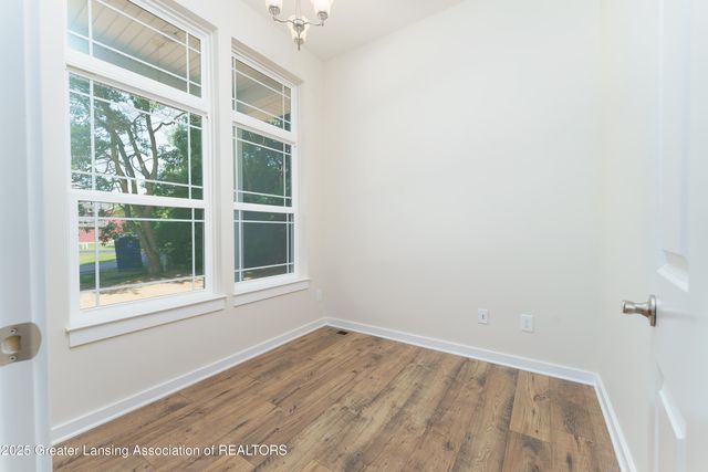 15317 Sherwood Lane, Lansing, MI 48906