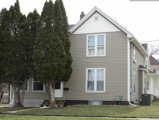 827 W 7th Street, Waterloo, IA 50702