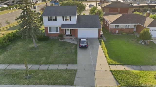 33011 Crestwell Drive, Sterling Heights, MI 48310