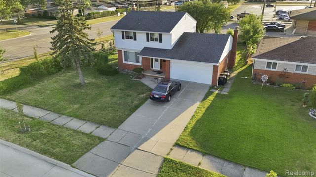 33011 Crestwell Drive, Sterling Heights, MI 48310