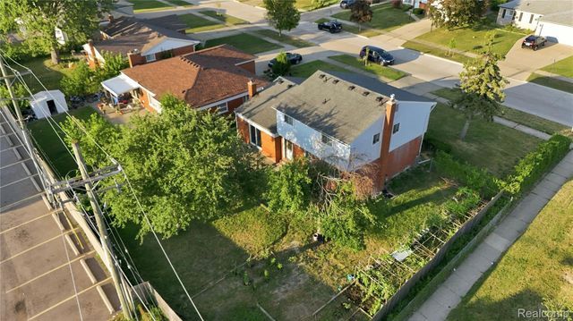 33011 Crestwell Drive, Sterling Heights, MI 48310