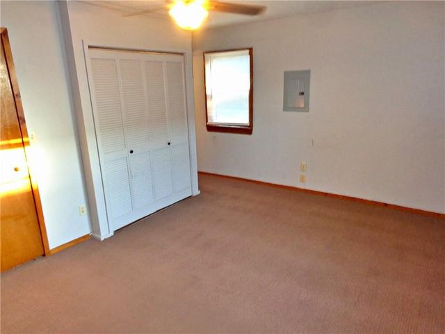 100 W Adams Street, Pittsburg, KS 66762