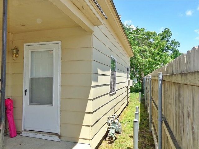 100 W Adams Street, Pittsburg, KS 66762