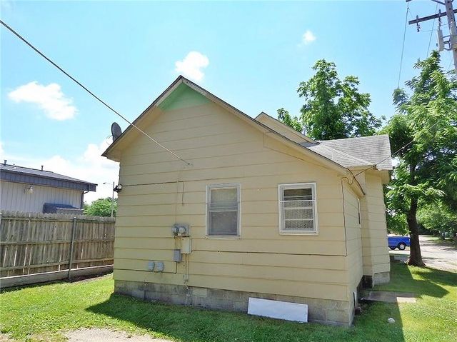 100 W Adams Street, Pittsburg, KS 66762