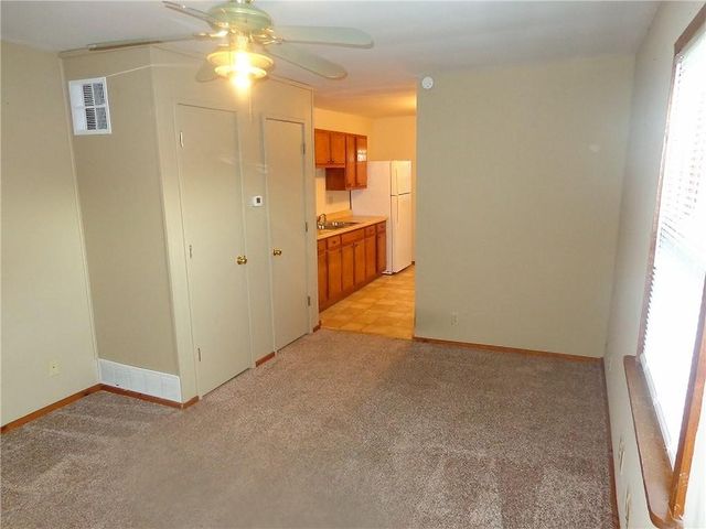 100 W Adams Street, Pittsburg, KS 66762