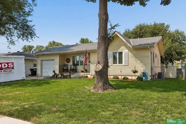 8006 Nina Street, Omaha, NE 68124