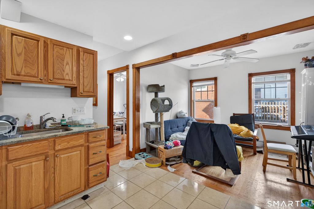 245 Edwards Street 2L, New Haven, CT 06511