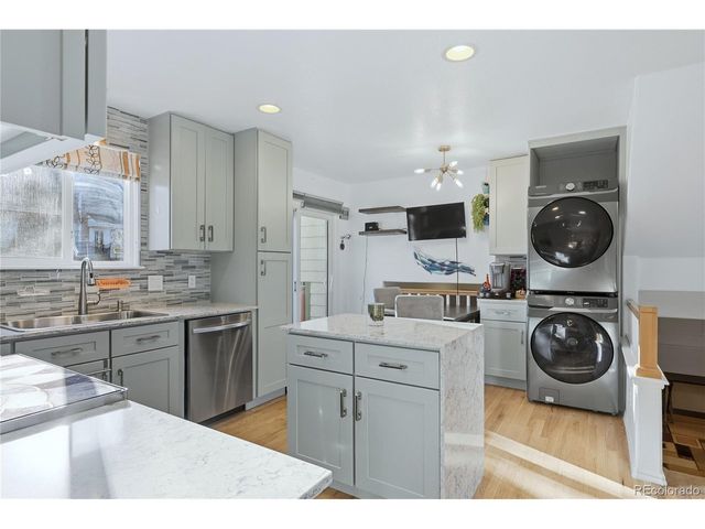 2126 S Espana St, Aurora, CO 80013