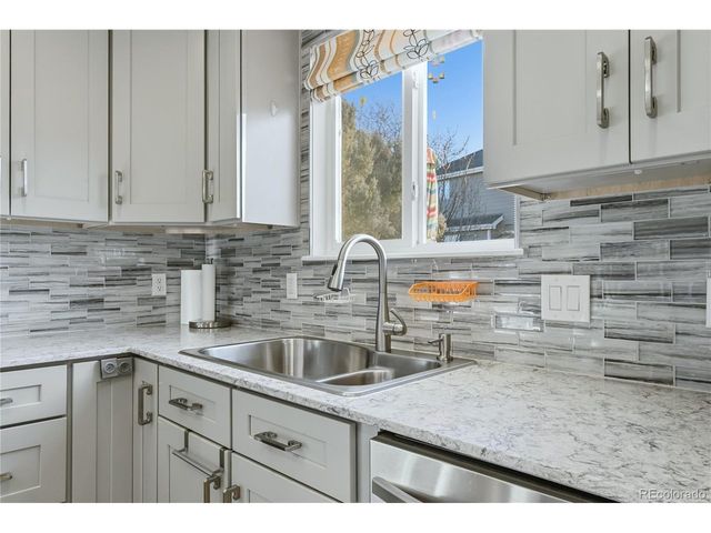 2126 S Espana St, Aurora, CO 80013