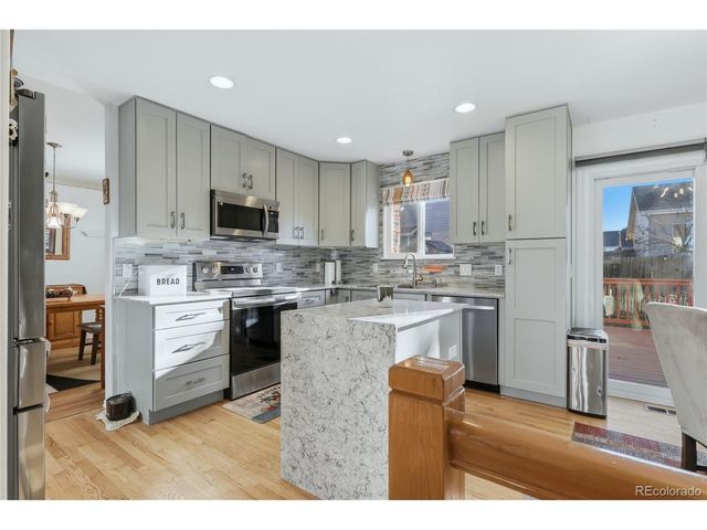 2126 S Espana St, Aurora, CO 80013