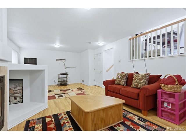 2126 S Espana St, Aurora, CO 80013