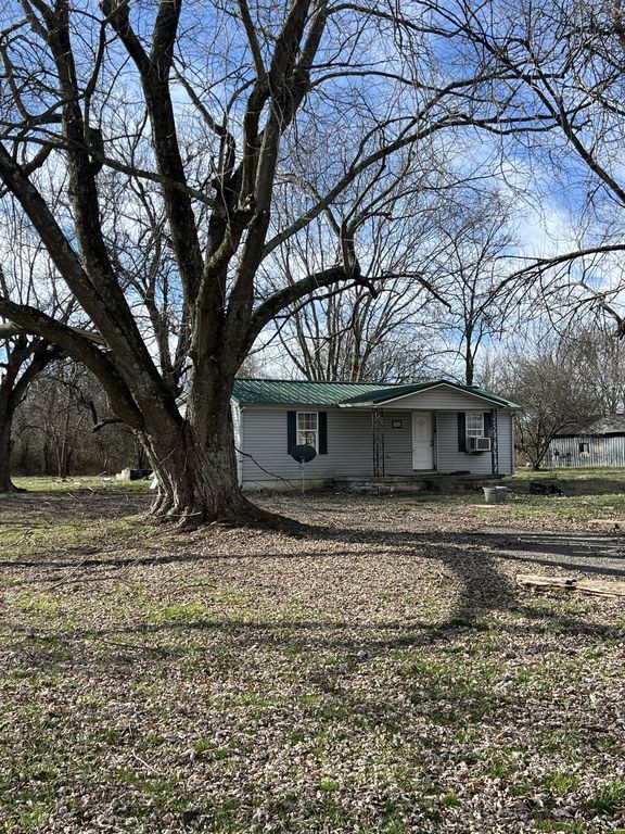 251 Clubbs Rd, Portland, TN 37148