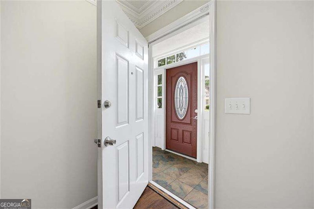 9158 Carroll Manor Drive, Sandy Springs, GA 30350 — photo 2
