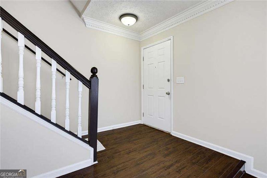 9158 Carroll Manor Drive, Sandy Springs, GA 30350 — photo 3