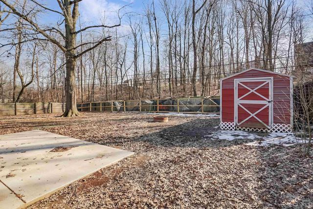 7833 Marywood Drive, Newburgh, IN 47630