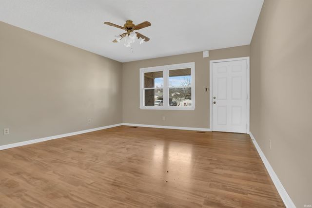 7833 Marywood Drive, Newburgh, IN 47630