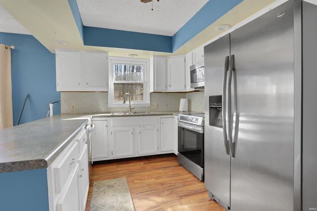 7833 Marywood Drive, Newburgh, IN 47630