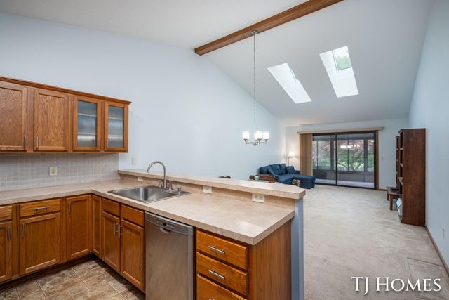 2466 Bridgeport Lane Se 35, City Of Kentwood, MI 49508