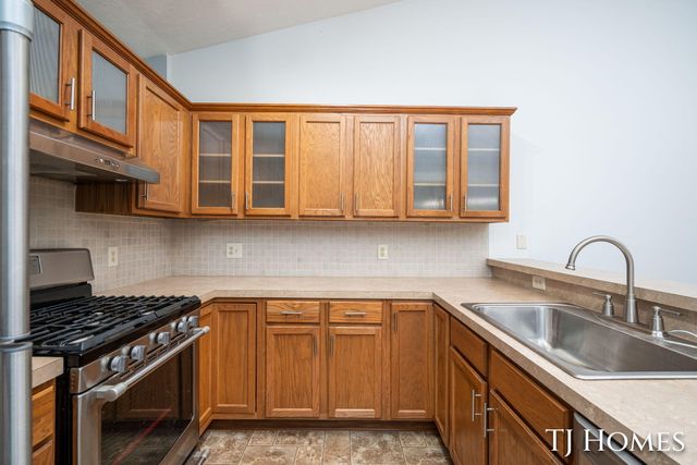 2466 Bridgeport Lane Se 35, City Of Kentwood, MI 49508
