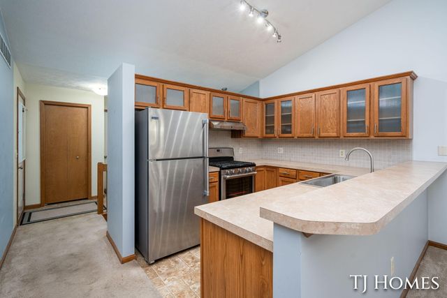 2466 Bridgeport Lane Se 35, City Of Kentwood, MI 49508
