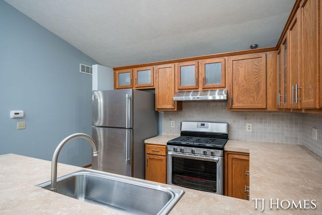 2466 Bridgeport Lane Se 35, City Of Kentwood, MI 49508
