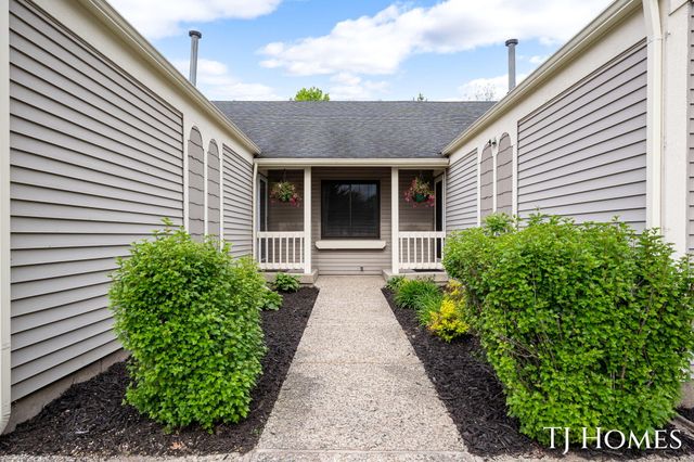 2466 Bridgeport Lane Se 35, City Of Kentwood, MI 49508